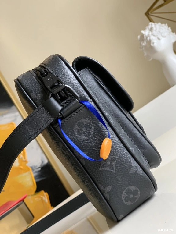 WIS VUITTON Wearable Wallet Christopher LOUIS 1109